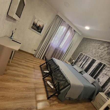 Illuvia 2 Affitta Camere Cornaredo Bagian luar foto