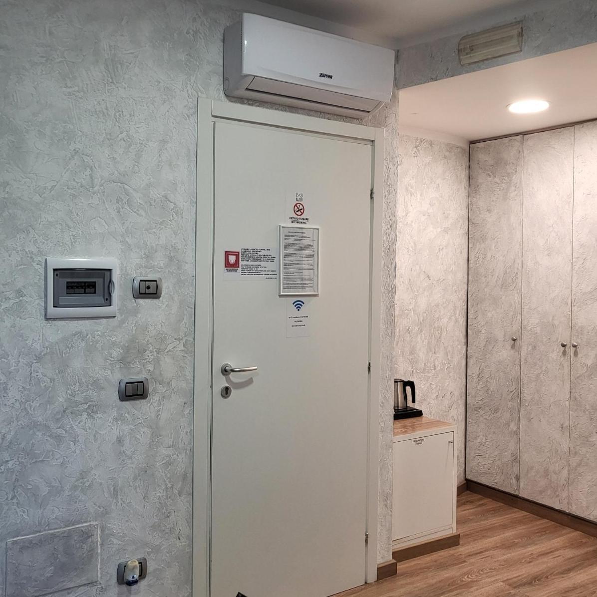 Illuvia 2 Affitta Camere Cornaredo Bagian luar foto