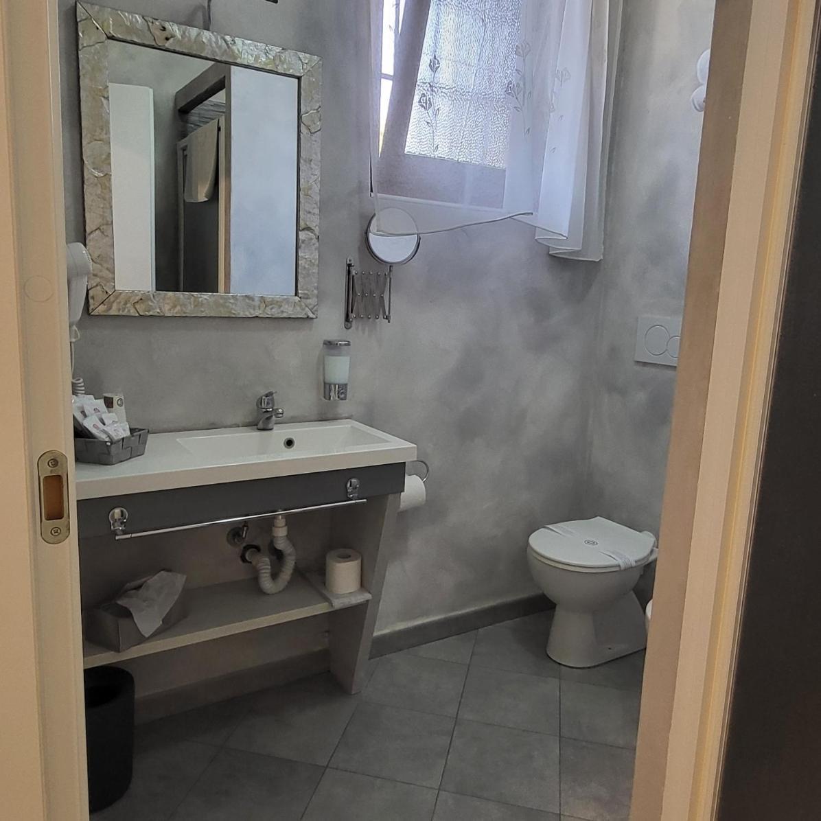 Illuvia 2 Affitta Camere Cornaredo Bagian luar foto